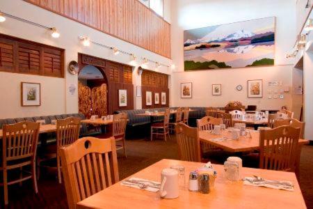 Westmark Inn トック エクステリア 写真
