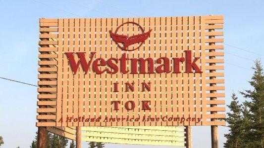 Westmark Inn トック エクステリア 写真